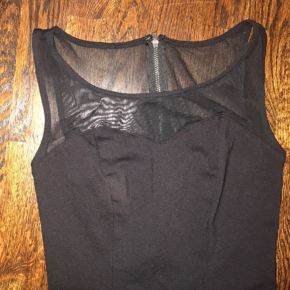 LITTLE BLACK GUESS DRESS - Picture 3 of 7